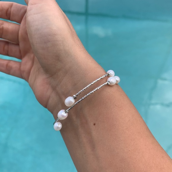 COPY - Pearl stretchy wire rose gold  color adjustable bracelet - Picture 5 of 6